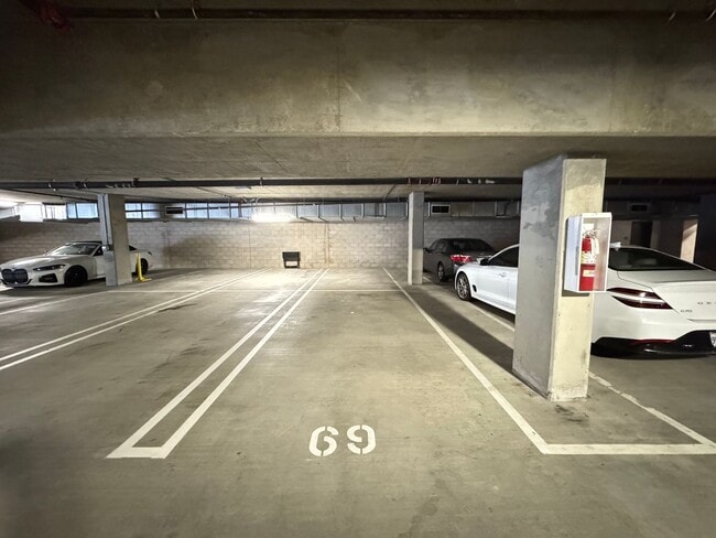 Building Photo - Stunning 2Bd/2Ba Condo in Heart of Irvine! **$500 Off First Months Rent!**