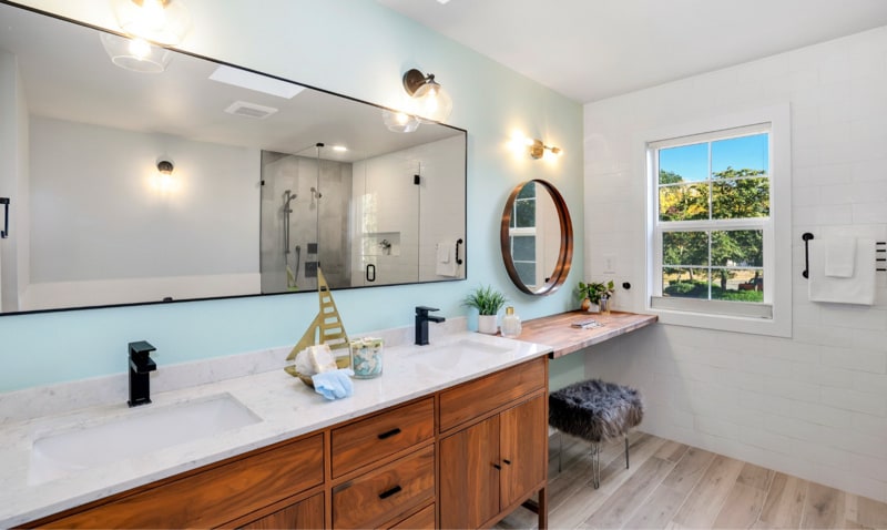 Building Photo - 2541 Lynnwood Ave NE