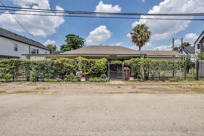 Building Photo - 809 Brooks St