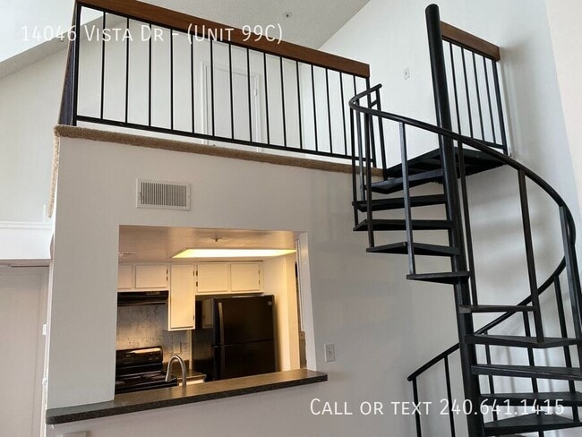 Building Photo - 14046 Vista Dr