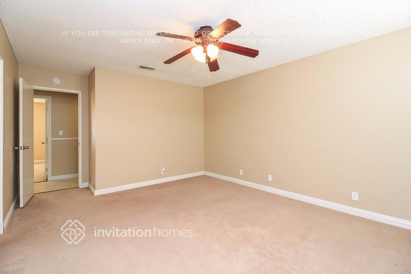 Building Photo - 41797 Royal Palm Dr