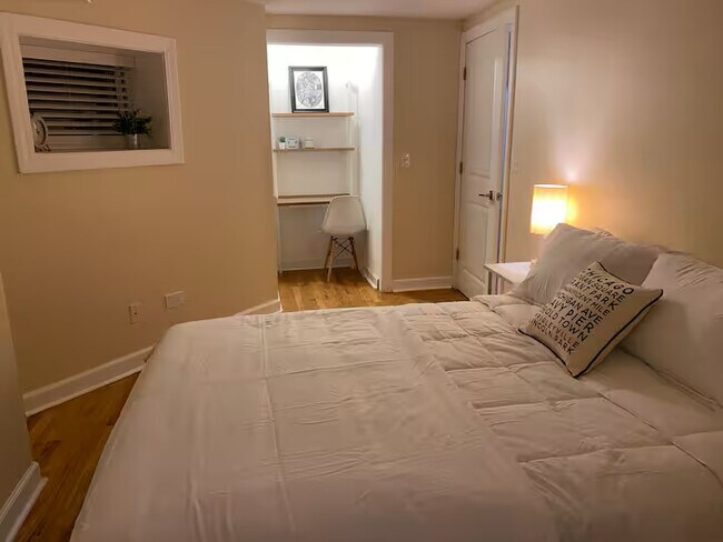 Building Photo - 3600 S Giles Ave