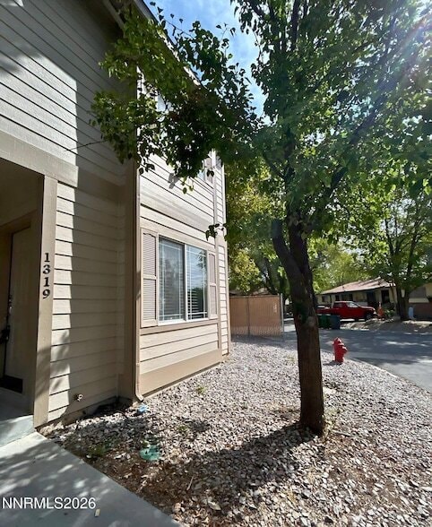 Building Photo - 1319 Powell Ln