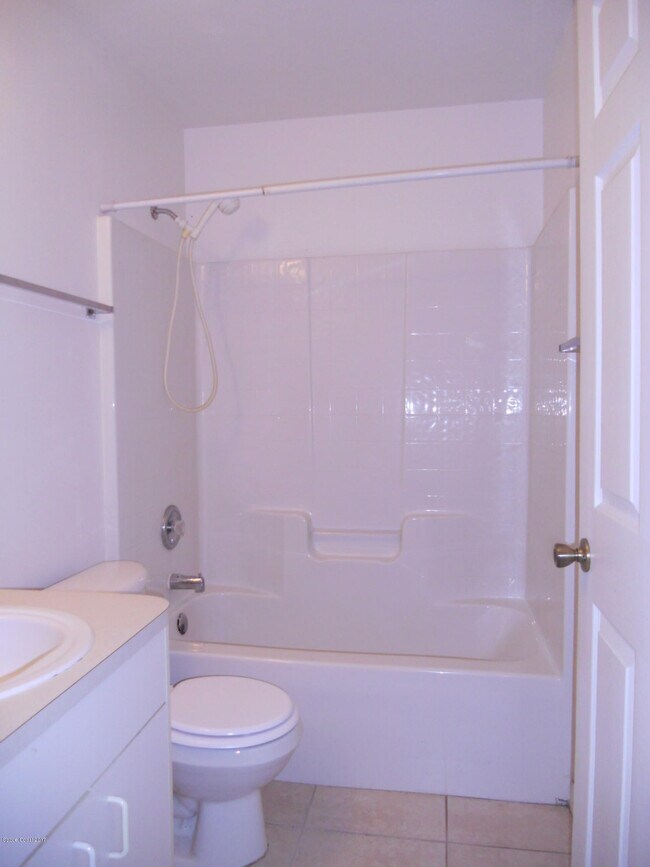 Building Photo - 540 Benton Dr