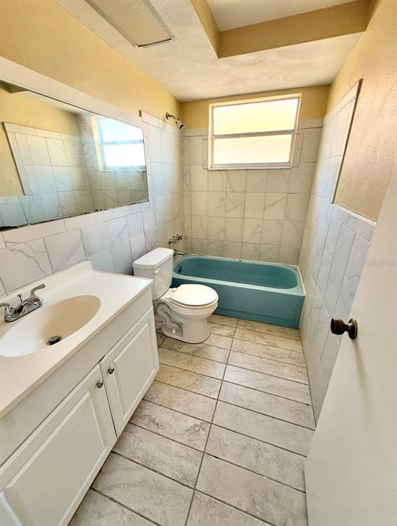 Building Photo - 7124 Isle Dr