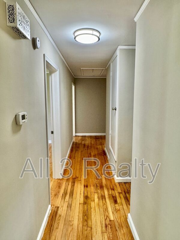Building Photo - 2804 Sumter Ave