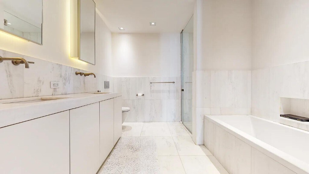 Building Photo - 101 Wall St