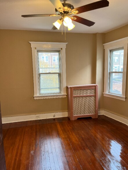 Building Photo - 5821 N 6th St