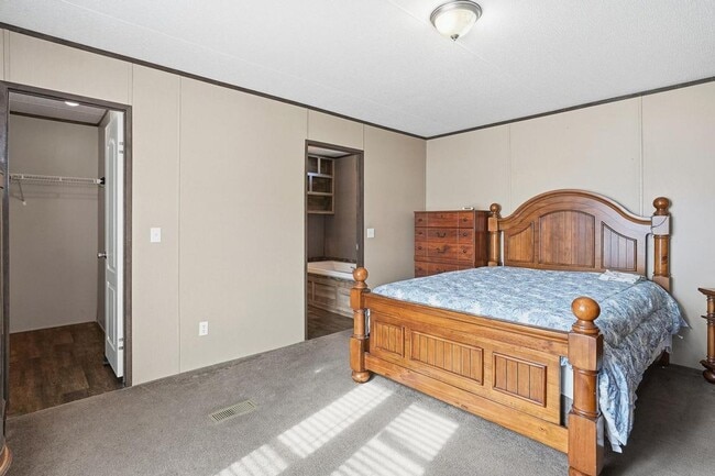 Building Photo - Fully Furnished 3-Bed, 2-Bath Home in Gated Community – Move-In Ready!