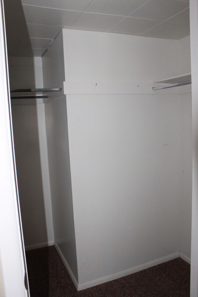 Building Photo - Tinker Close! **$175 OFF 1st MONTH'S RENT