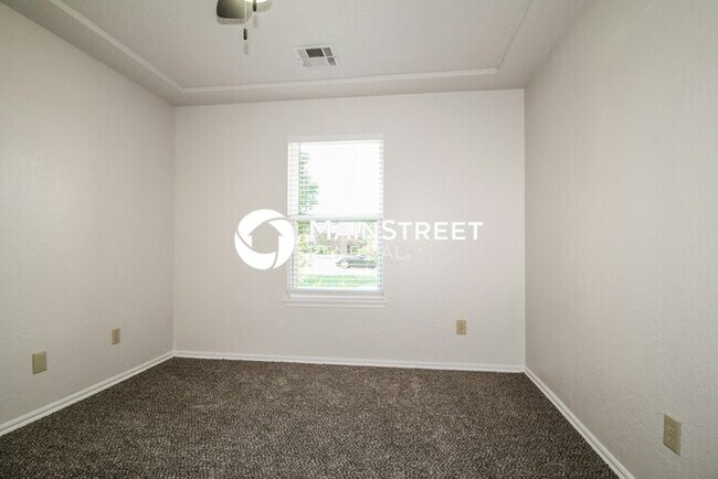 Building Photo - 3 Bedroom Pet-Friendly Home in OKLAHOMA CI...