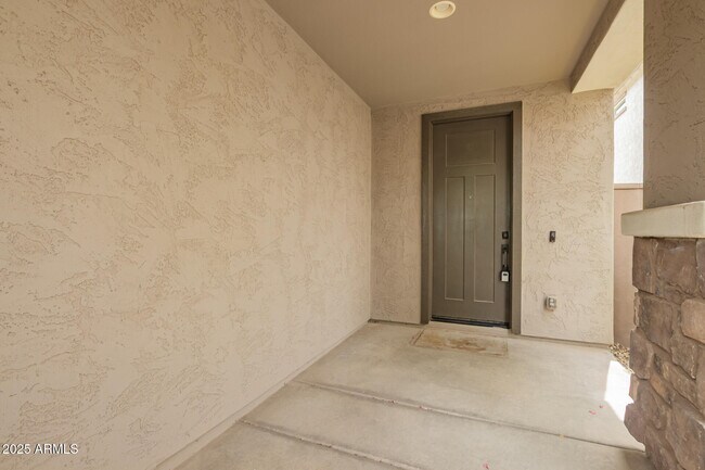 Building Photo - 5427 S Canyon Rim