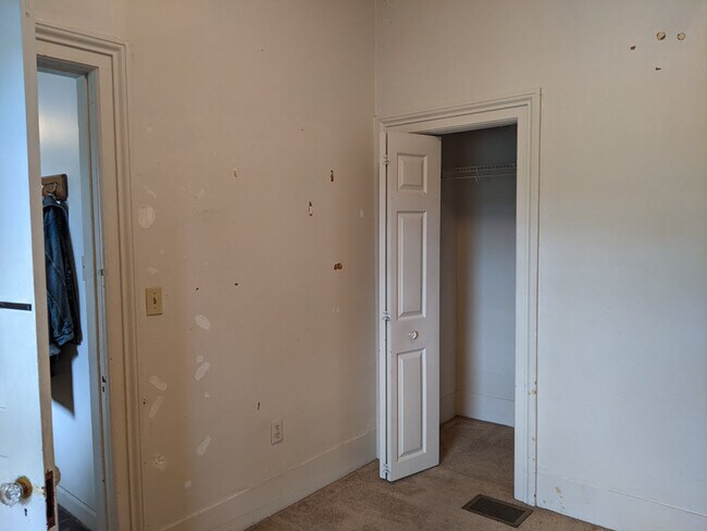 Building Photo - 501 W Forest Ave