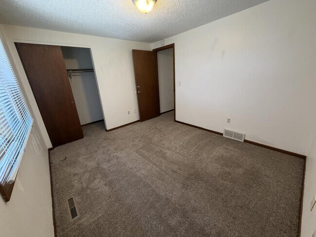 Building Photo - 418 Mulberry Dr