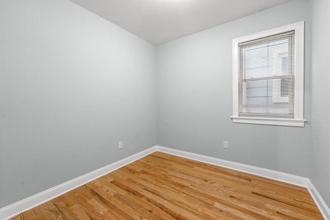 Building Photo - 71 W 54th St