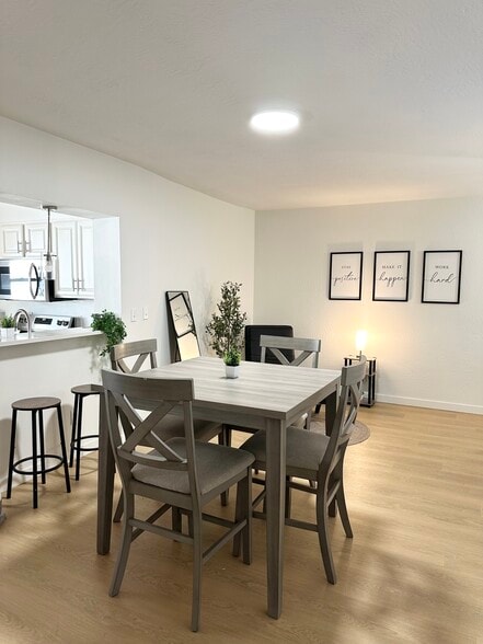 Building Photo - 4611 N Eddy Dr