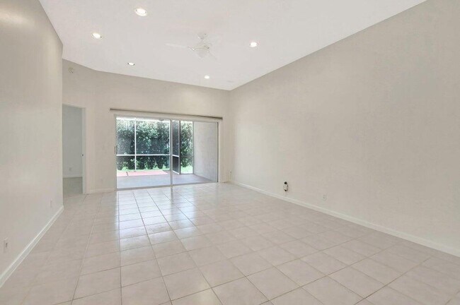 Building Photo - 8429 Via Leonessa