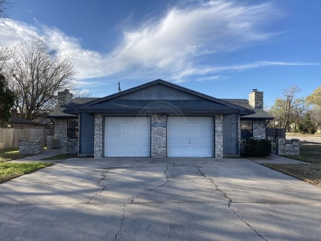 Primary Photo - 2013 Windward Dr
