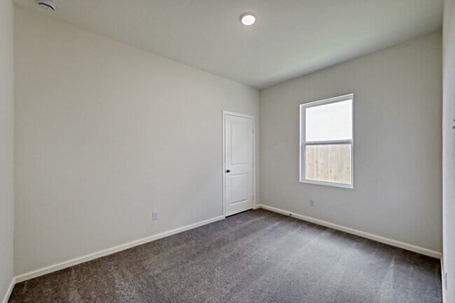 Building Photo - 15009 Ronan Dr