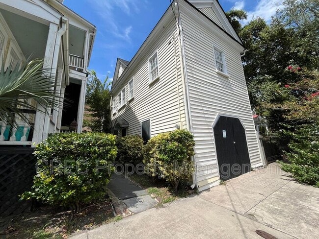 Building Photo - 3 Franklin St