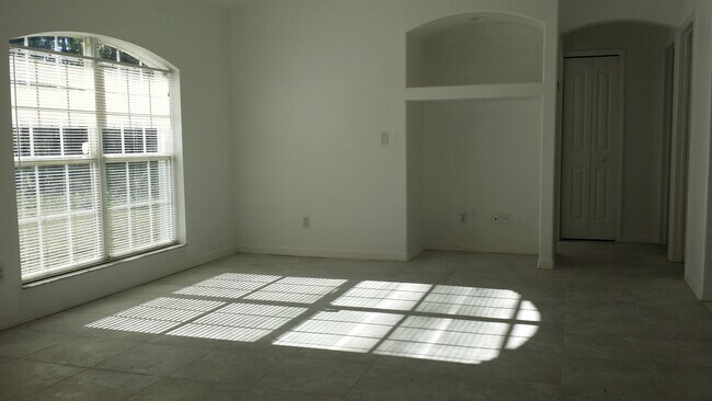 Building Photo - North Biscayne 3/2/2 / NEW PRICE / $ 1800