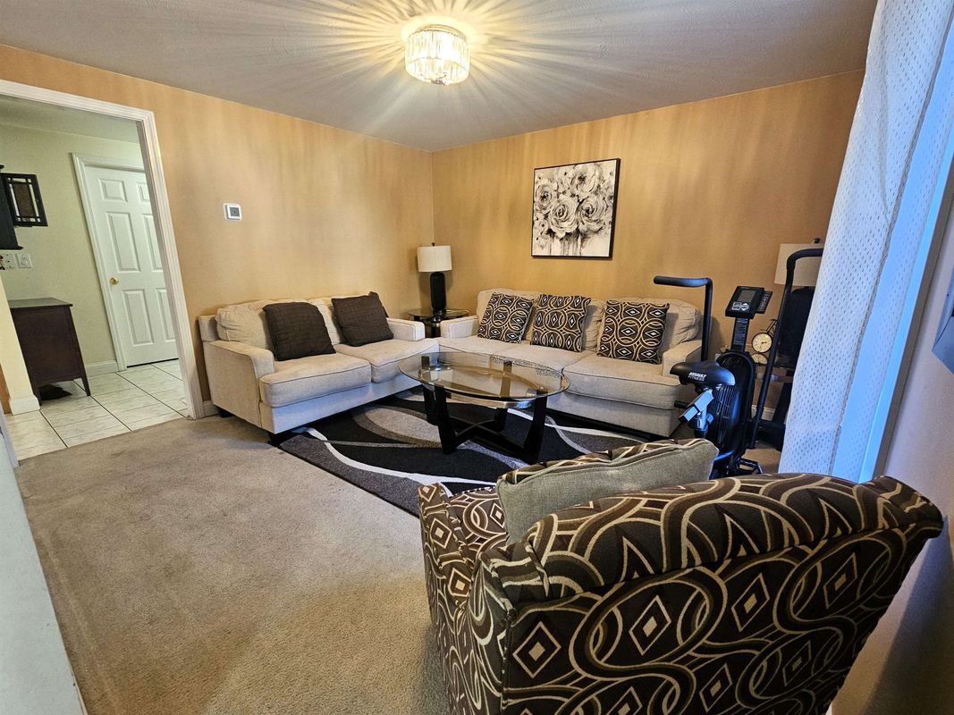 Building Photo - 9 Hibiscus