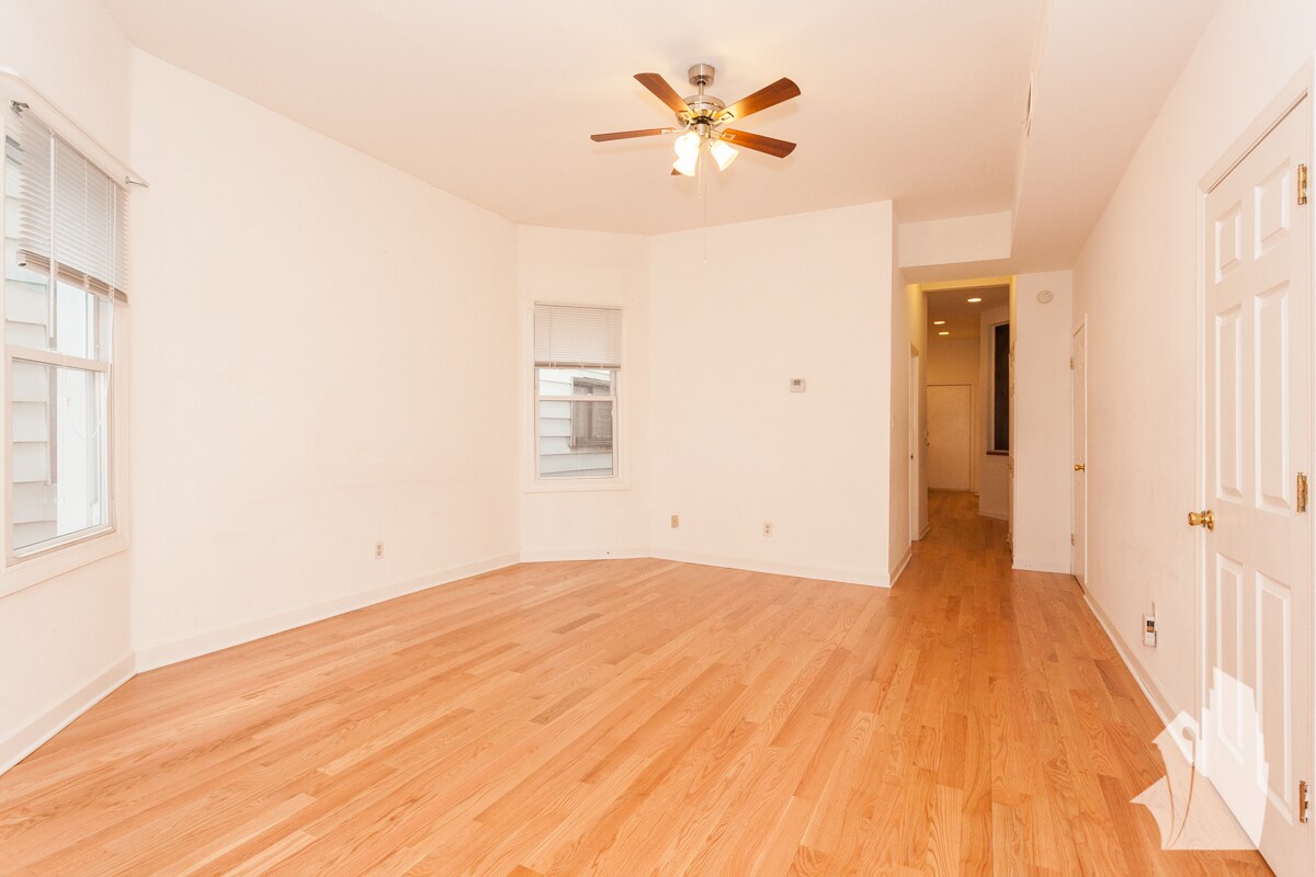 Building Photo - 2638 Wilton N Ave