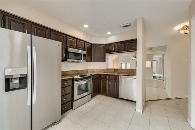 Building Photo - 2642 Encina Dr