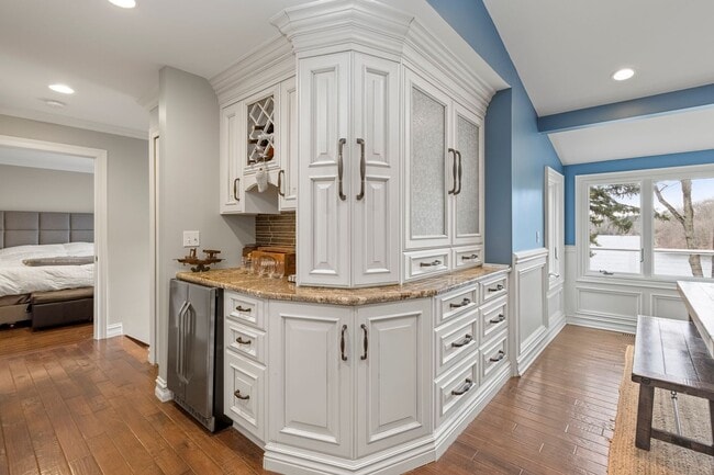 Building Photo - Stunning 5-Bed, 4.5-Bath Custom Home on Du...
