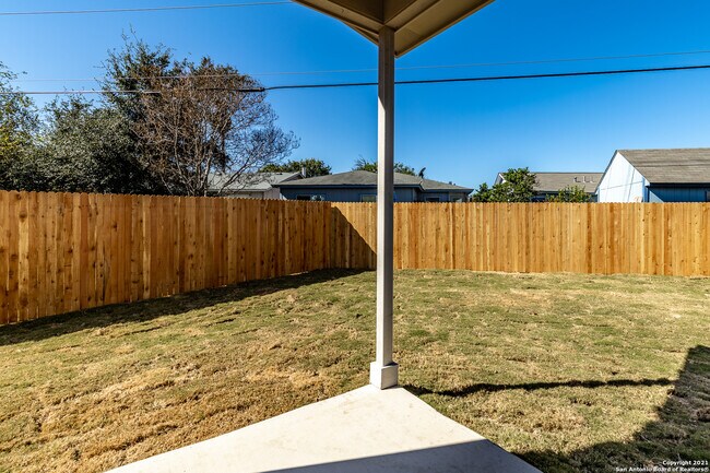 Building Photo - 10359 Lynwood Crk