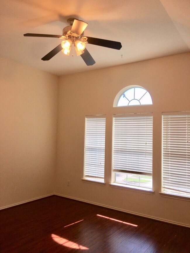 Building Photo - 308 Pinnacle Cove Ct