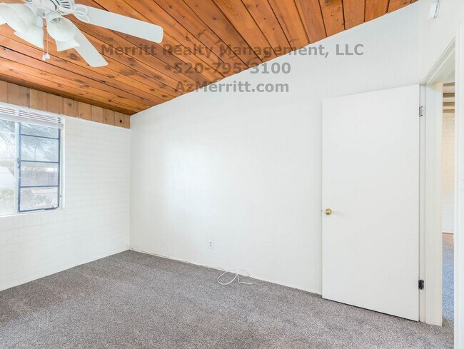 Building Photo - Perfect 3 bdrm 2 bath home in quiet centra...