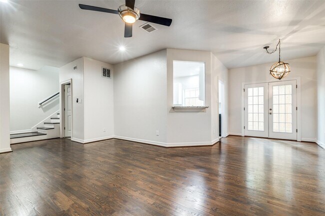 Building Photo - 1318 Peden St