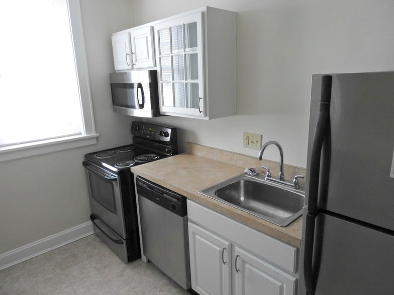 Building Photo - 1350 Edwards Road