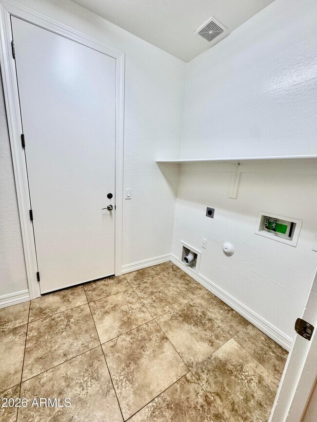 Building Photo - 6858 W Mazatzal Dr