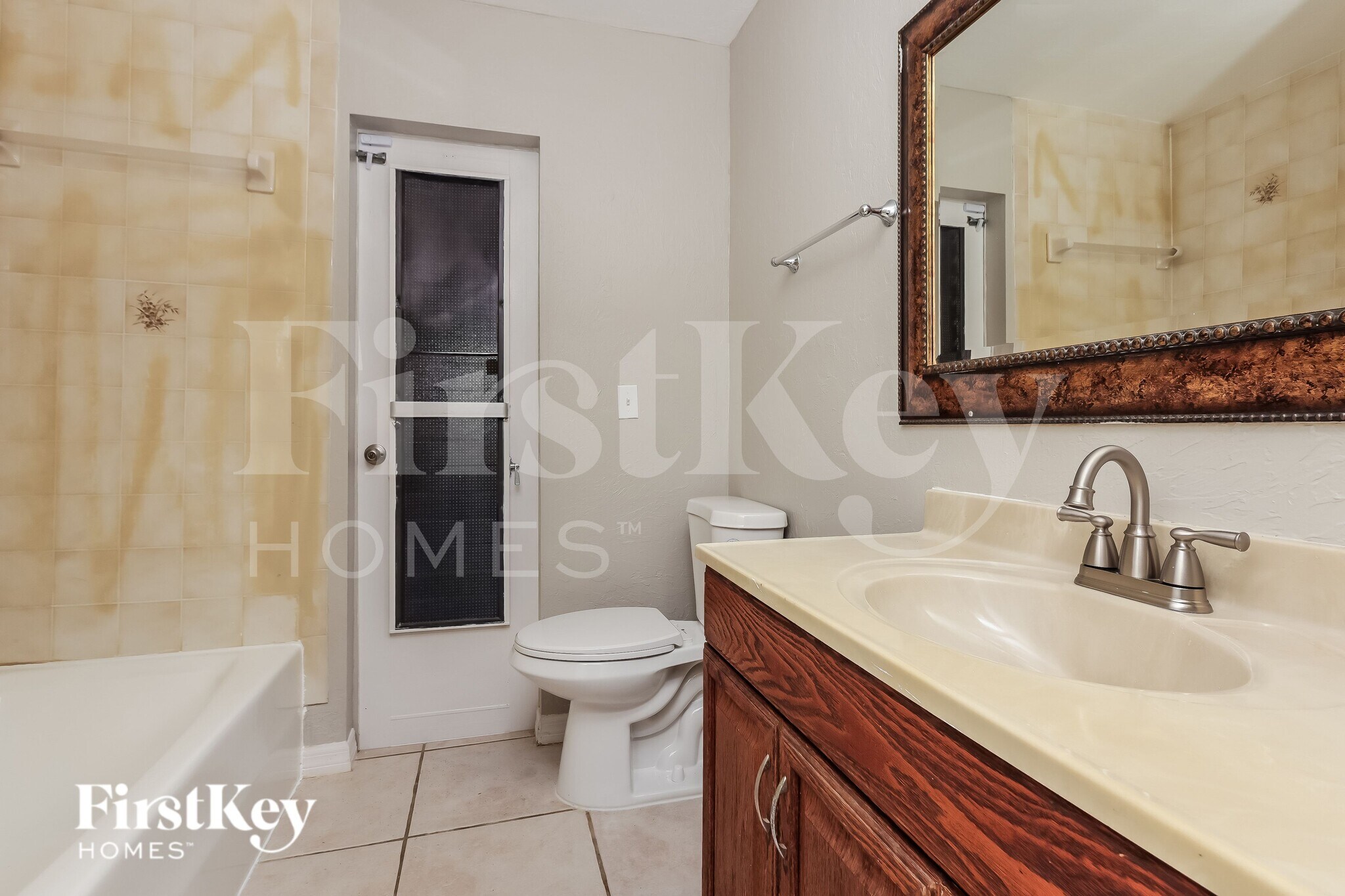 Building Photo - 241 SW 32nd Terrace