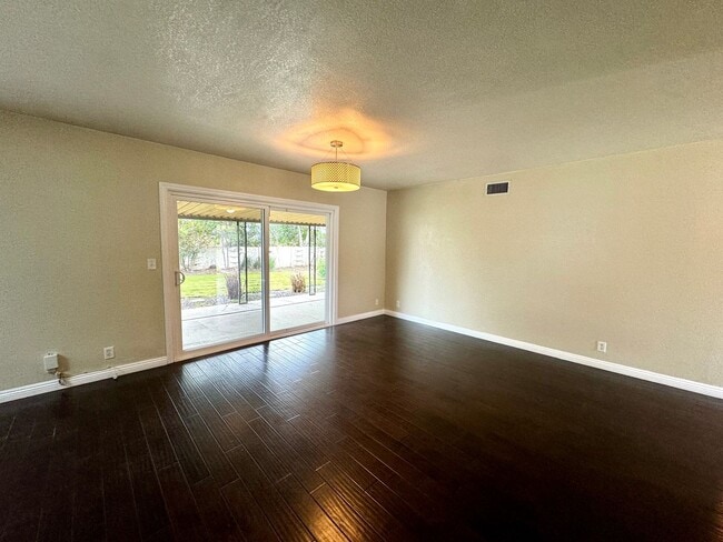 Building Photo - Coming June 2025 – Prime Claremont Location!