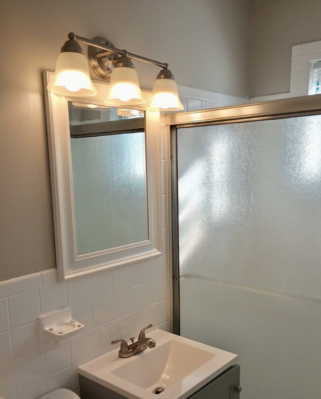 Building Photo - Beautifully Updated Home in KCMO!