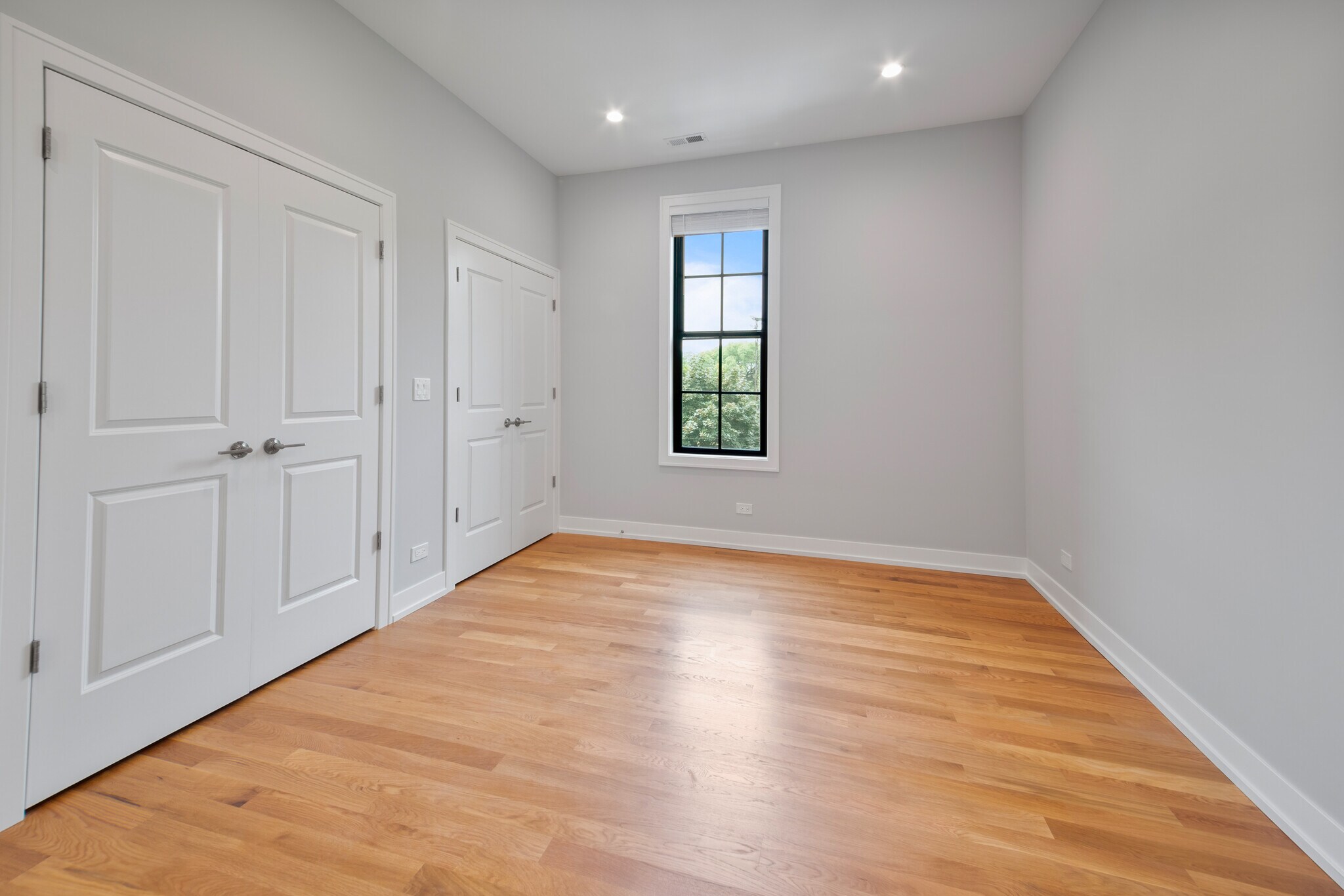 Building Photo - 1339 N Noble St