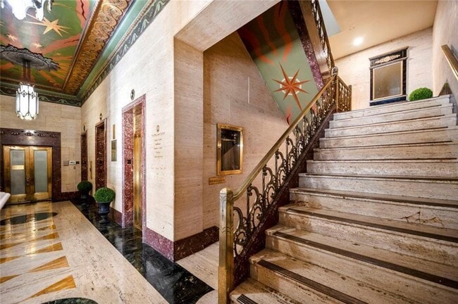 Building Photo - 32 Peachtree St NW