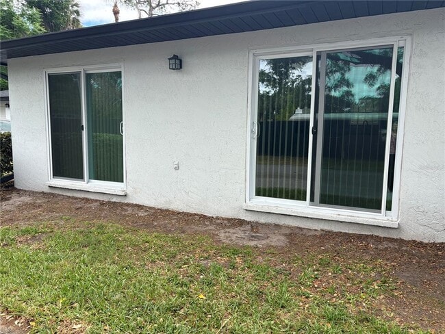 Building Photo - 5839 Erin Ln S