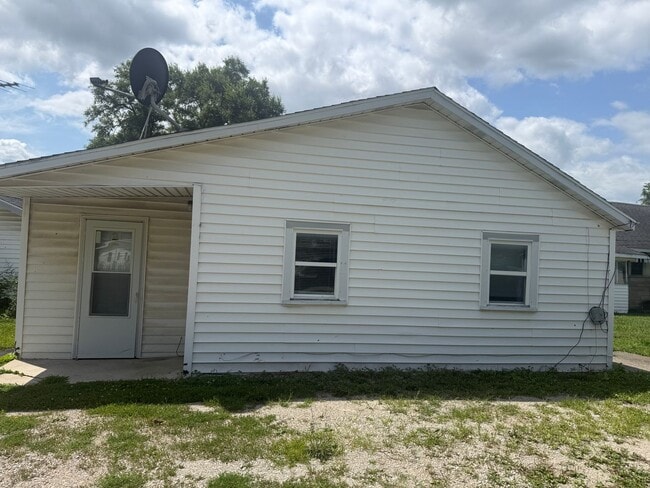 Building Photo - Cozy 1 Bed 1 Bath - Available Now!