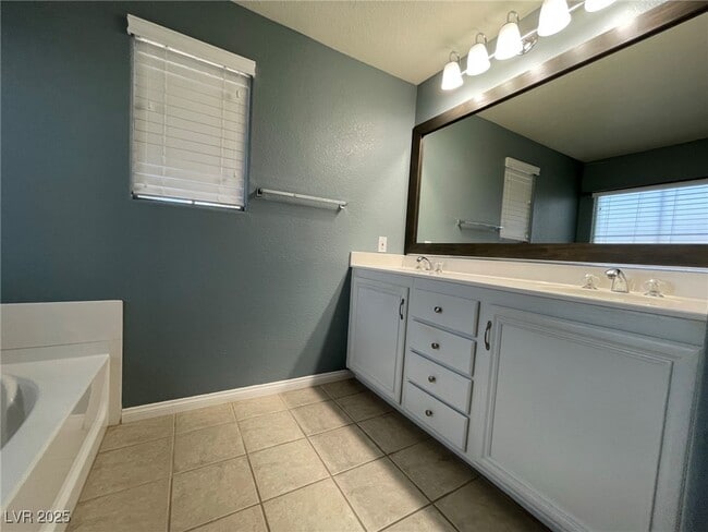 Building Photo - 6636 Sand Swallow St