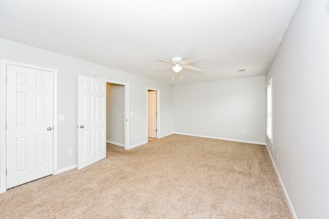 Building Photo - Cute 3 Bedroom Home