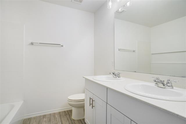 Building Photo - 1216 Viscount St
