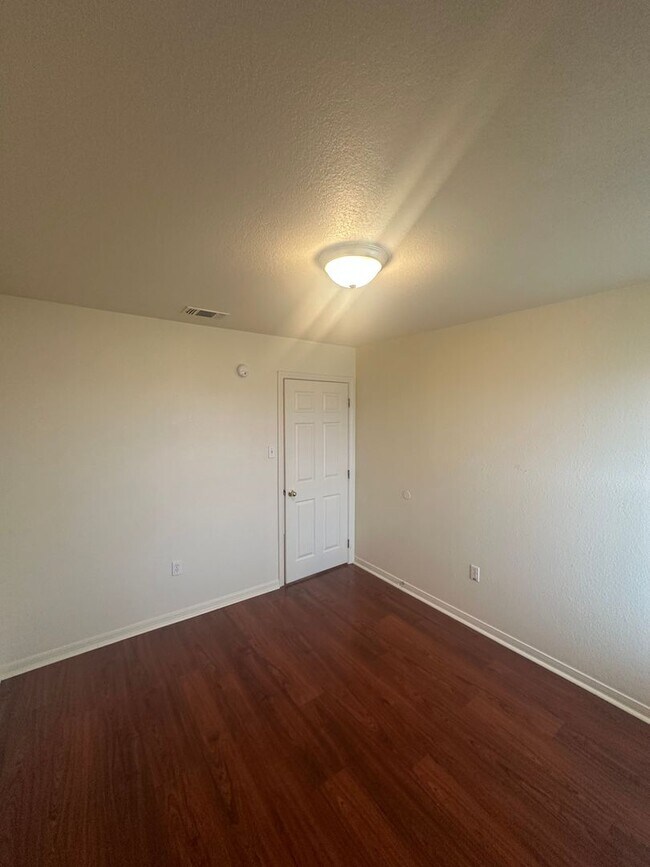 Building Photo - 3204 Baldwin Loop