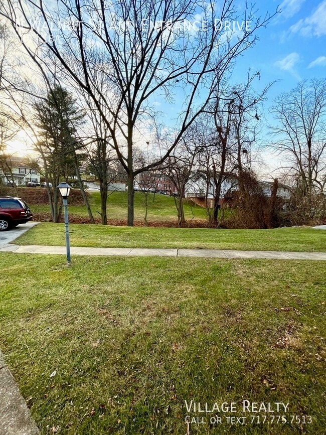 Building Photo - 302 N Walnut St