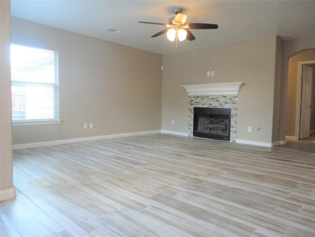 Building Photo - 18142 Flower Grove Ct