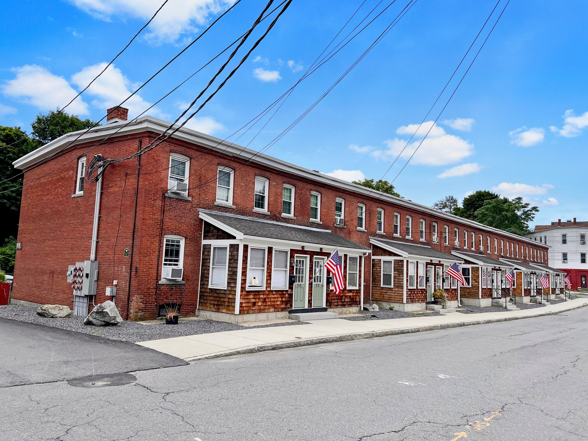 Building Photo - 64 Grove St