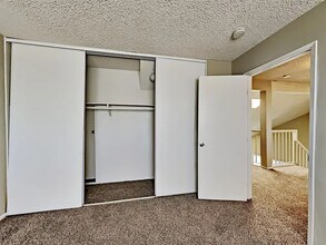 Building Photo - Exclusive